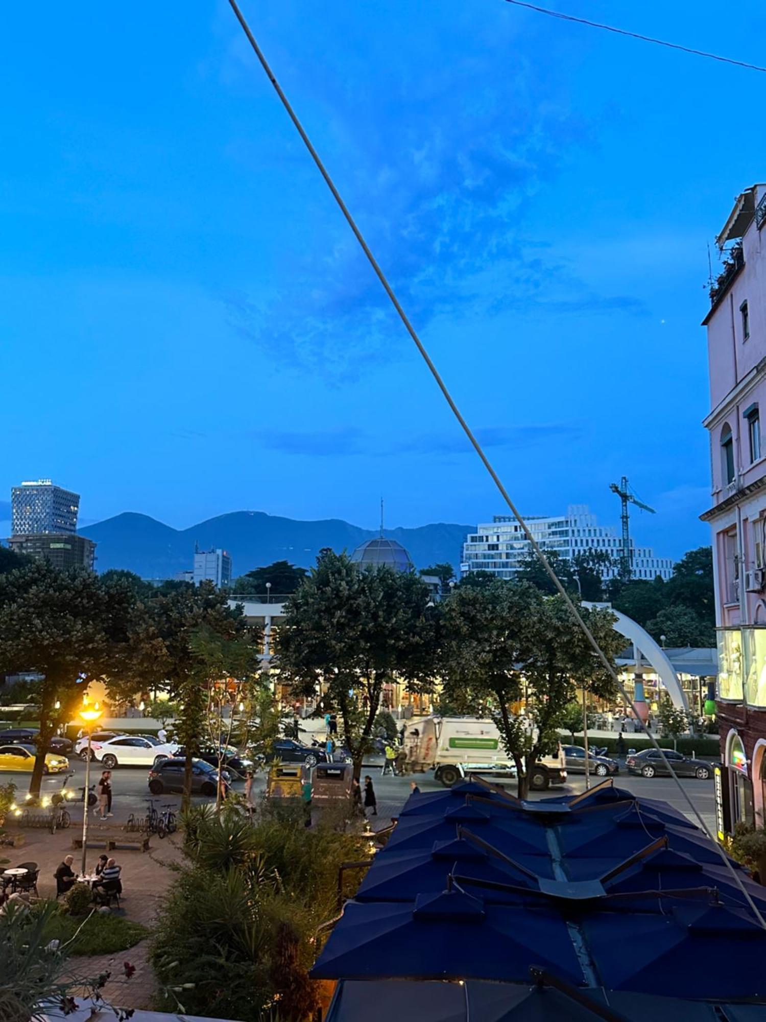 Midtown Cozy Apartment Tirana Exteriör bild