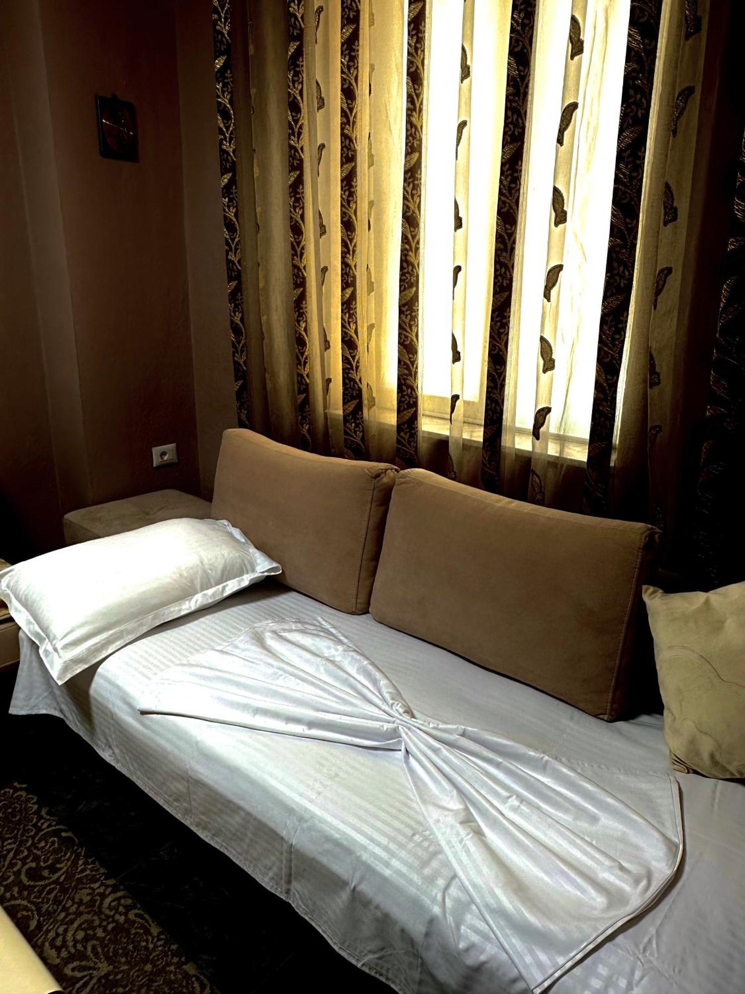 Midtown Cozy Apartment Tirana Exteriör bild